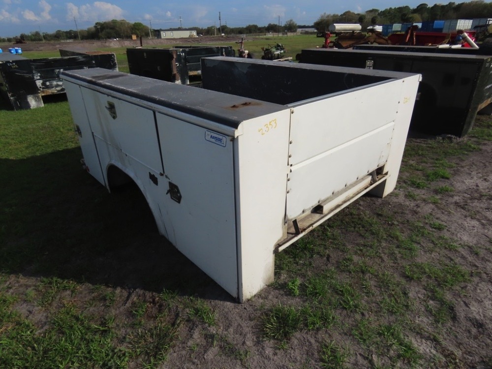 #2353 - Reading SL Service Body | DeMott Auction