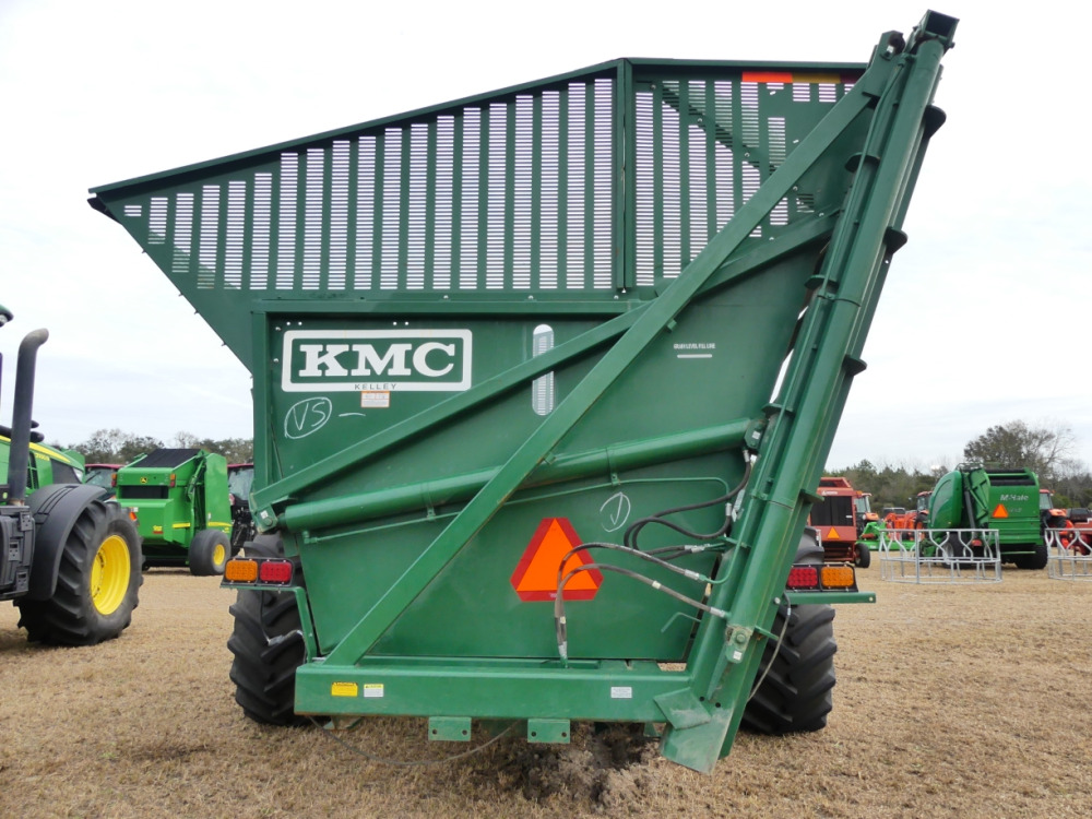 #603 - KMC 4825 PEANUT DUMP CART | DeMott Auction