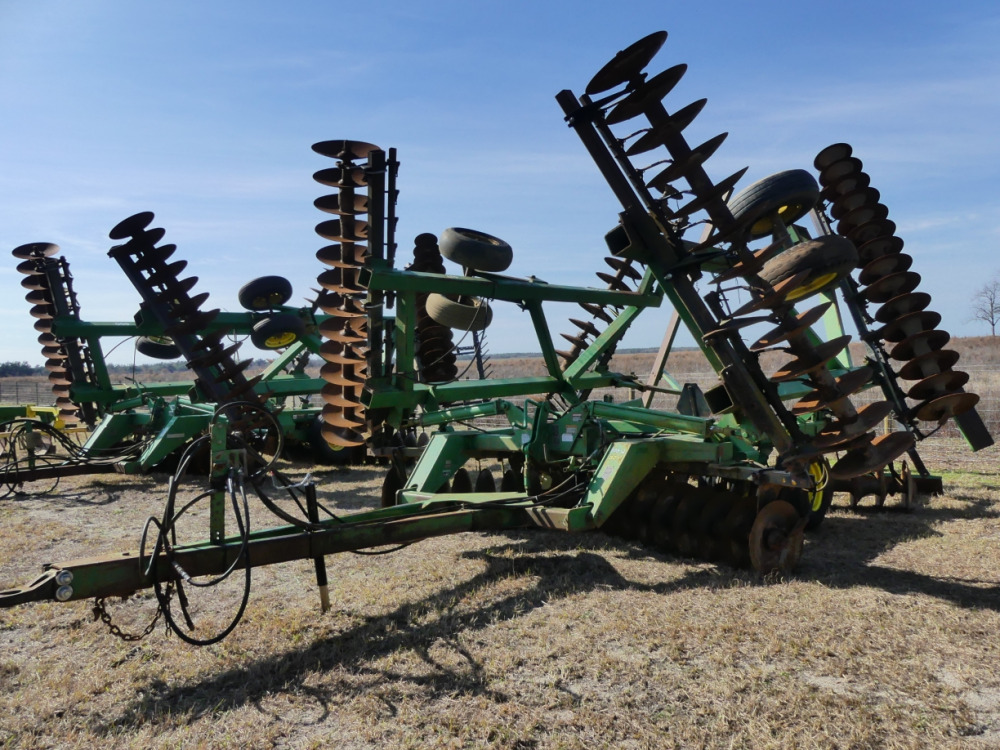 #667 - JOHN DEERE 637 DISC HARROW | DeMott Auction