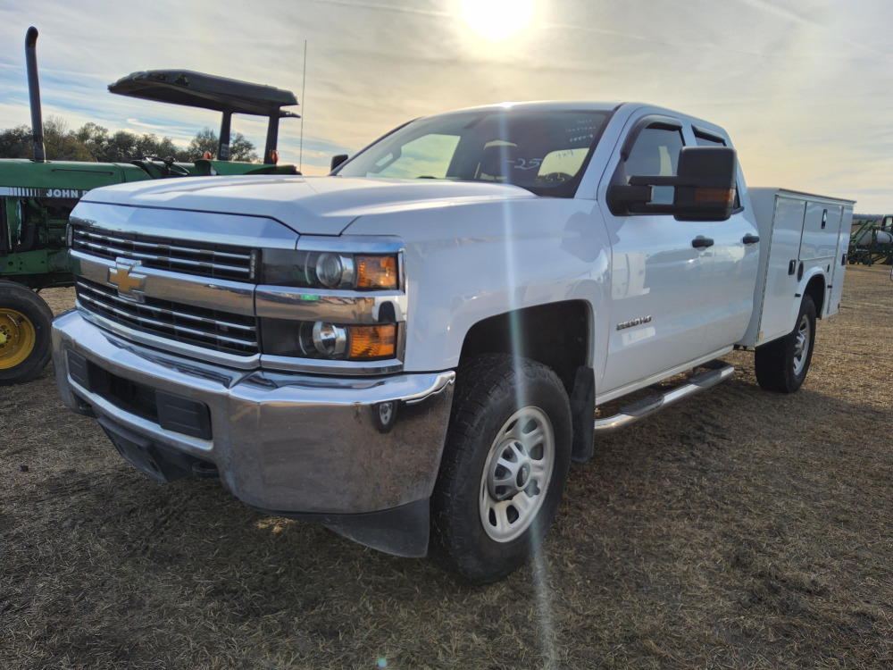 #555 - 2017 CHEVROLET 2500 HD | DeMott Auction