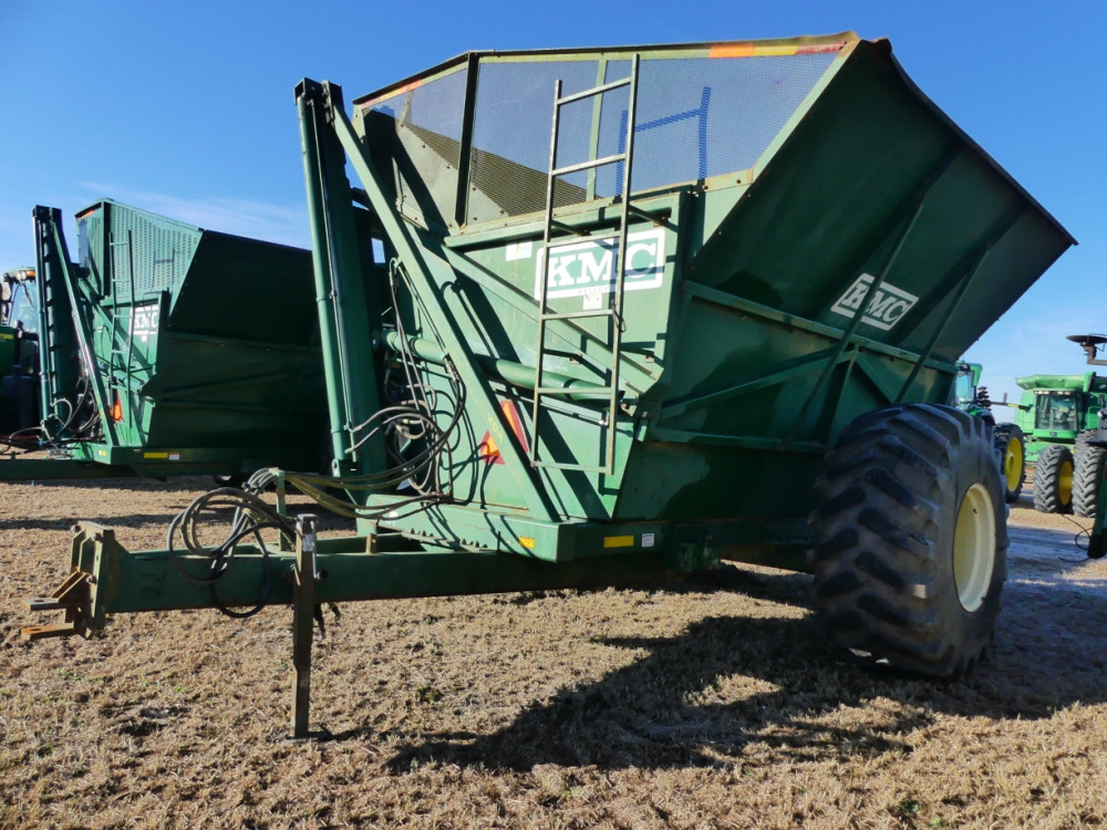 #604 - KMC 4810 PEANUT DUMP CART | DeMott Auction