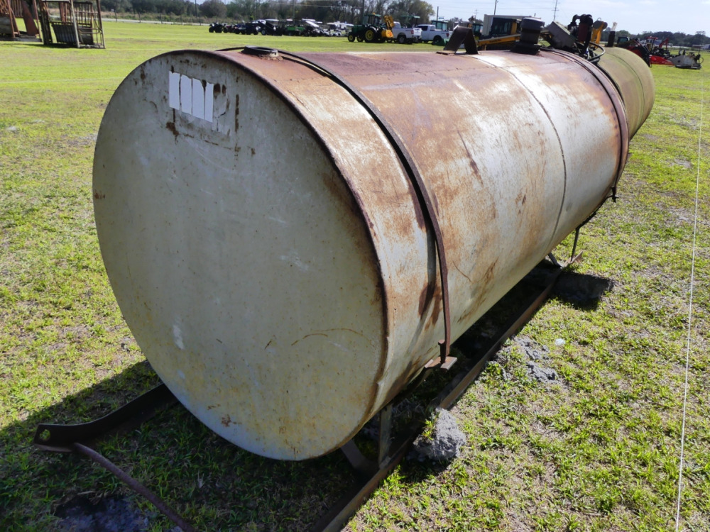 652 500 Gallon Fuel Tank DeMott Auction