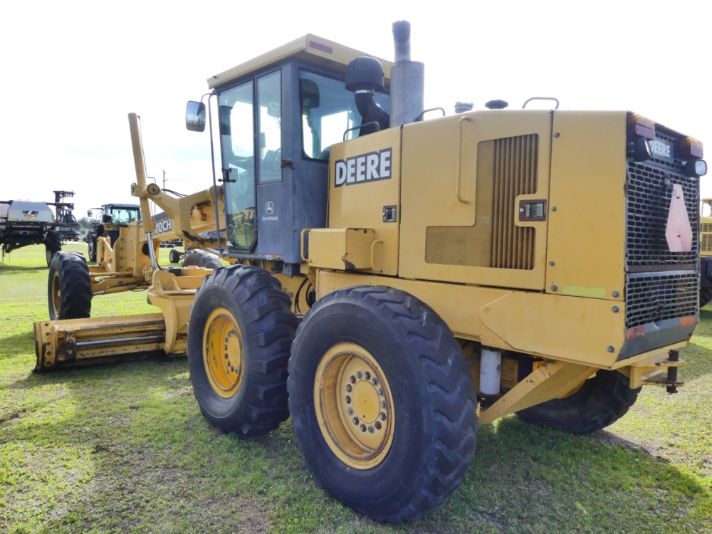 #849 - Deere 770CH Series II | DeMott Auction