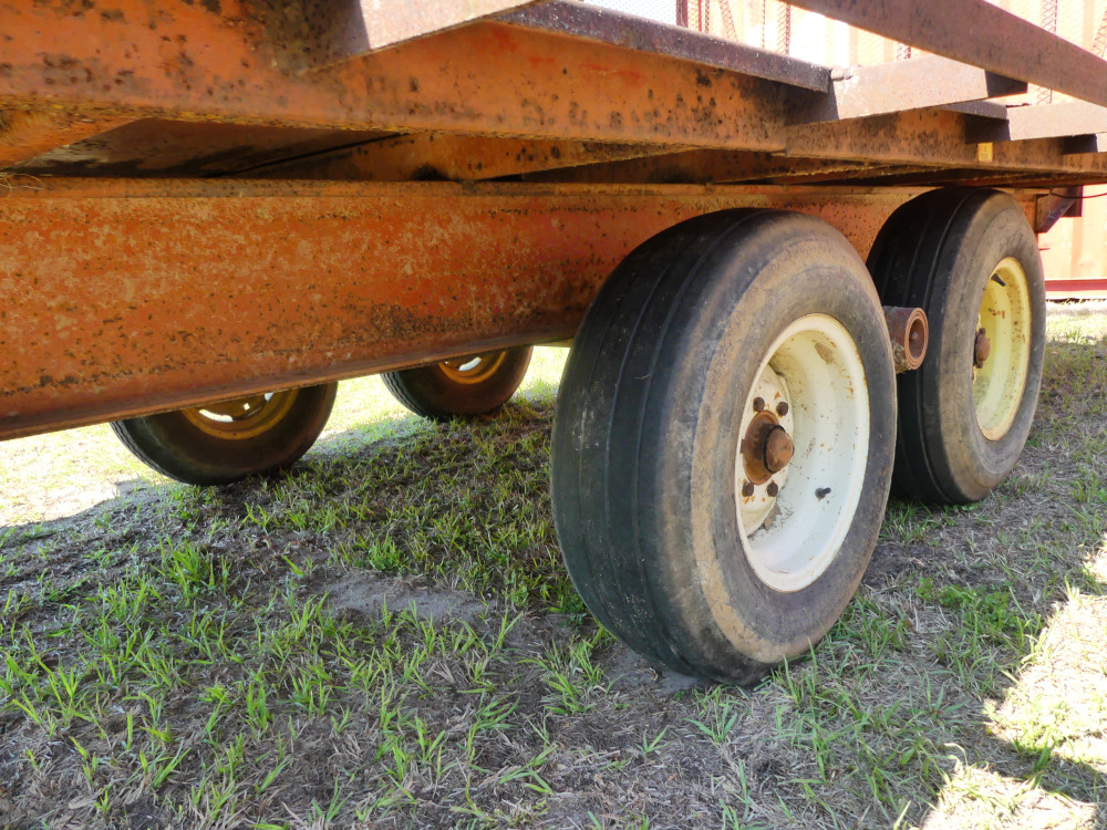 #890A - Peerless Cotton Wagon | DeMott Auction