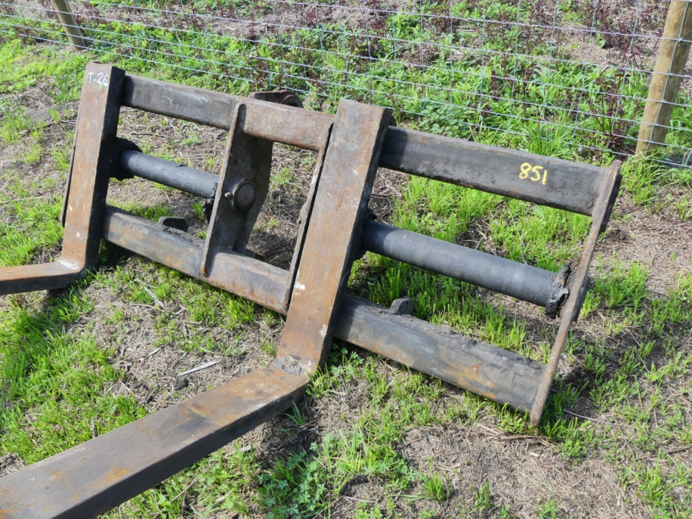 851 Pemberton Forks for Komatsu Loader DeMott Auction
