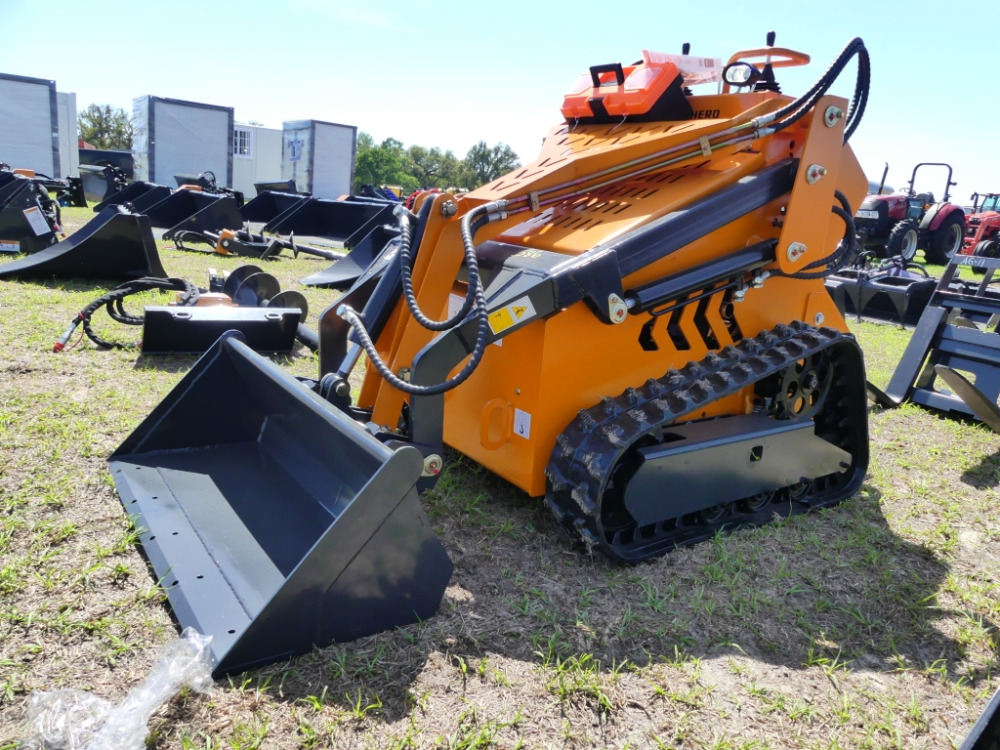 586 Land Hero LDHHY4509 Mini Skid Steer Loader w/ 739cc Engine DeMott Auction