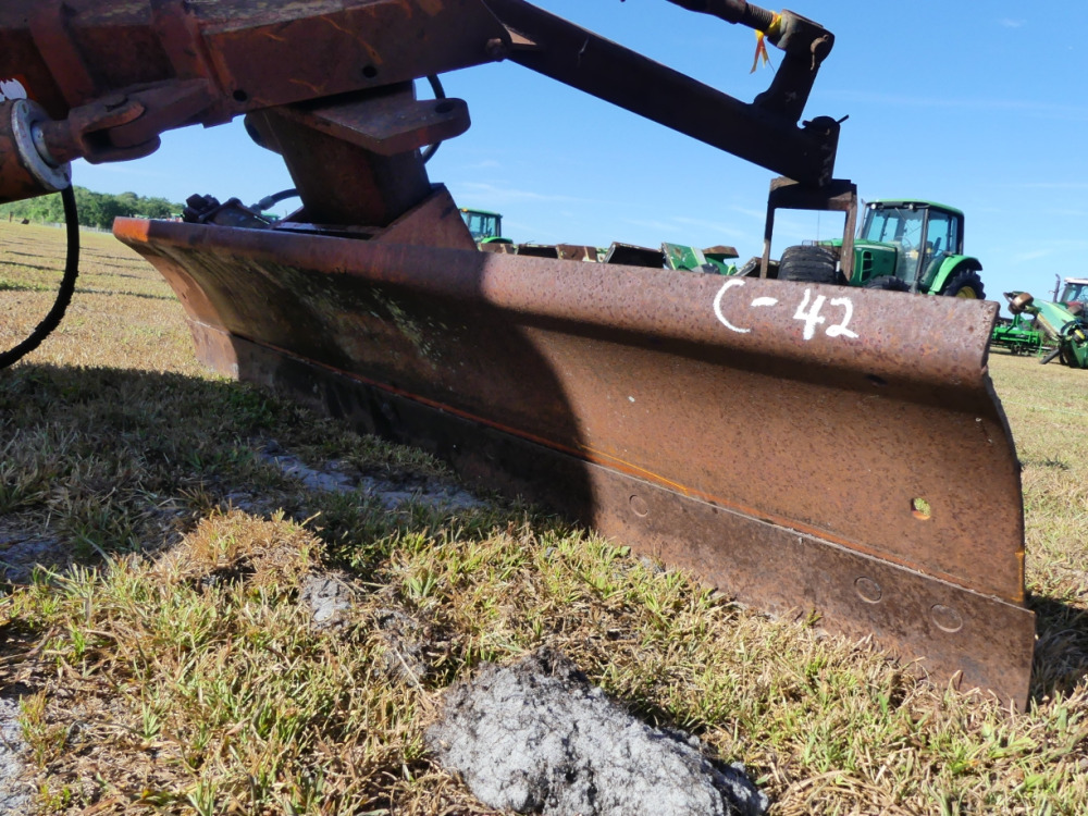 #713 - Rhino R950 | DeMott Auction