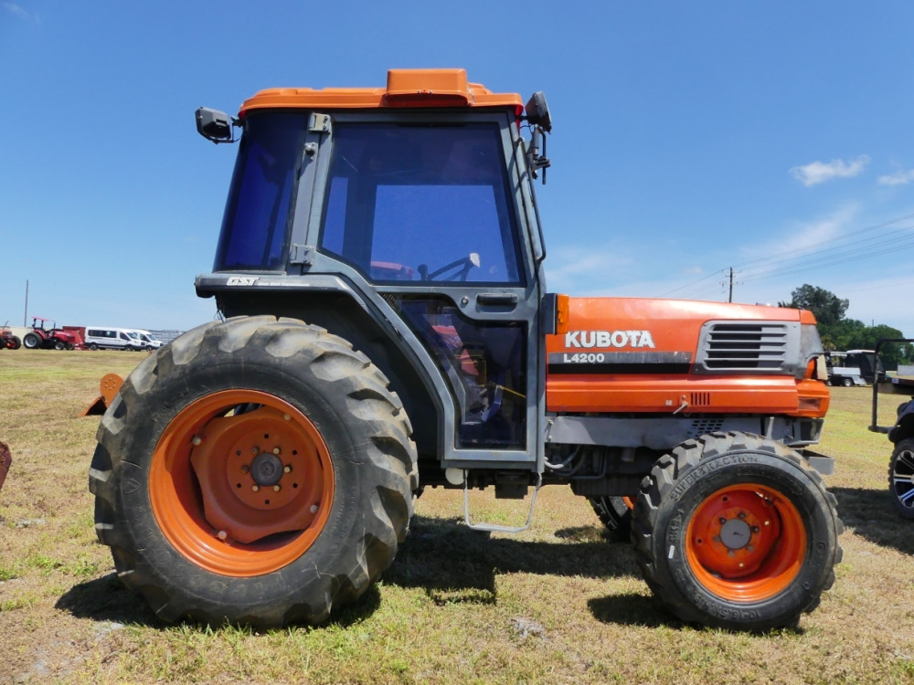 #521 - Kubota L4200 | DeMott Auction