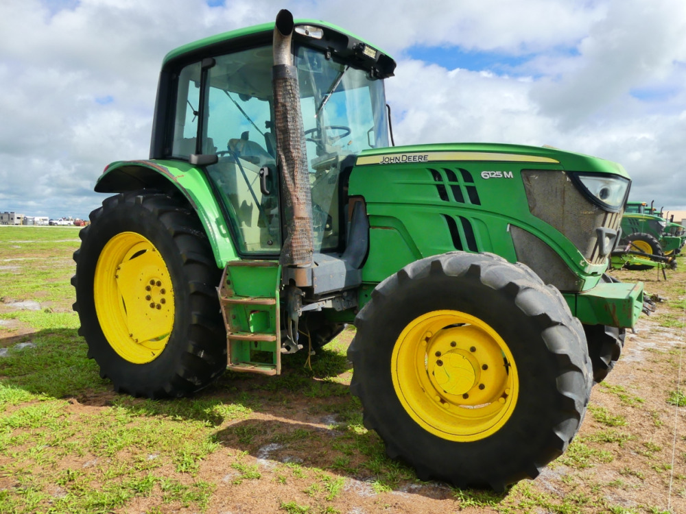 #960 - 2015 John Deere 6125M | DeMott Auction