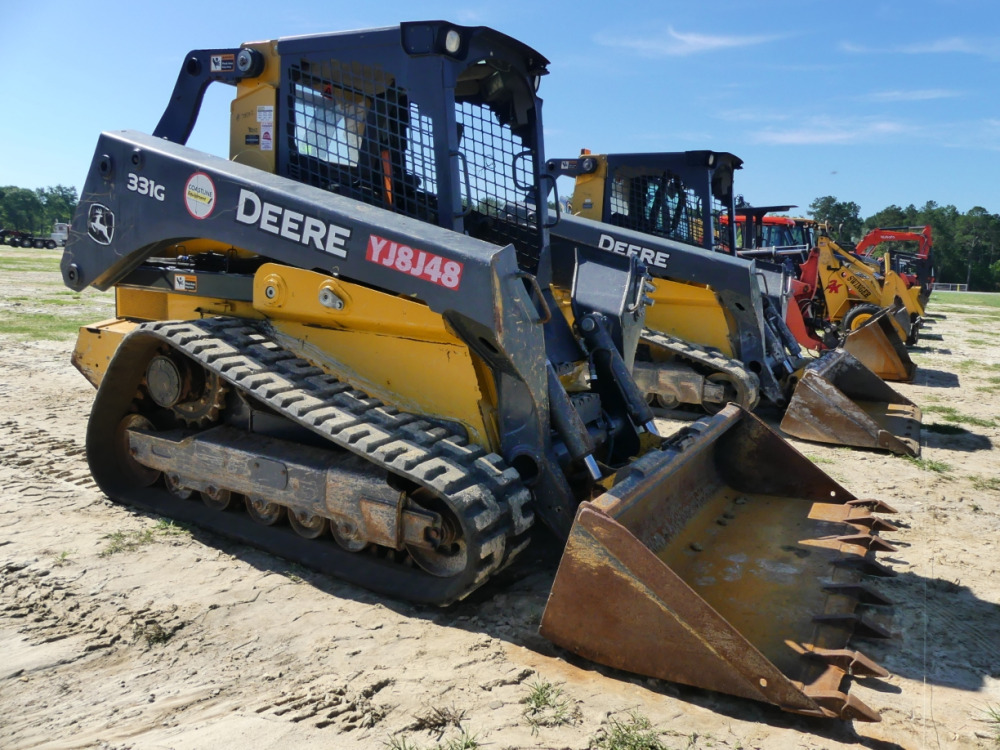 #601 - 2019 Deere 331G | DeMott Auction