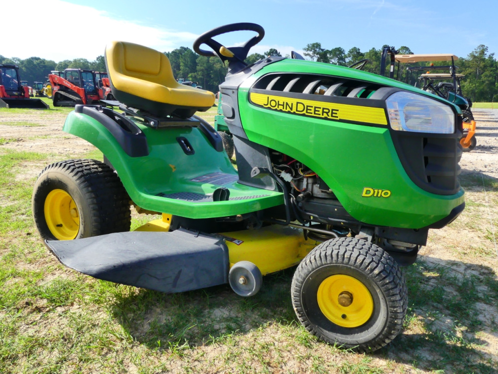 #179 - John Deere D110 | DeMott Auction