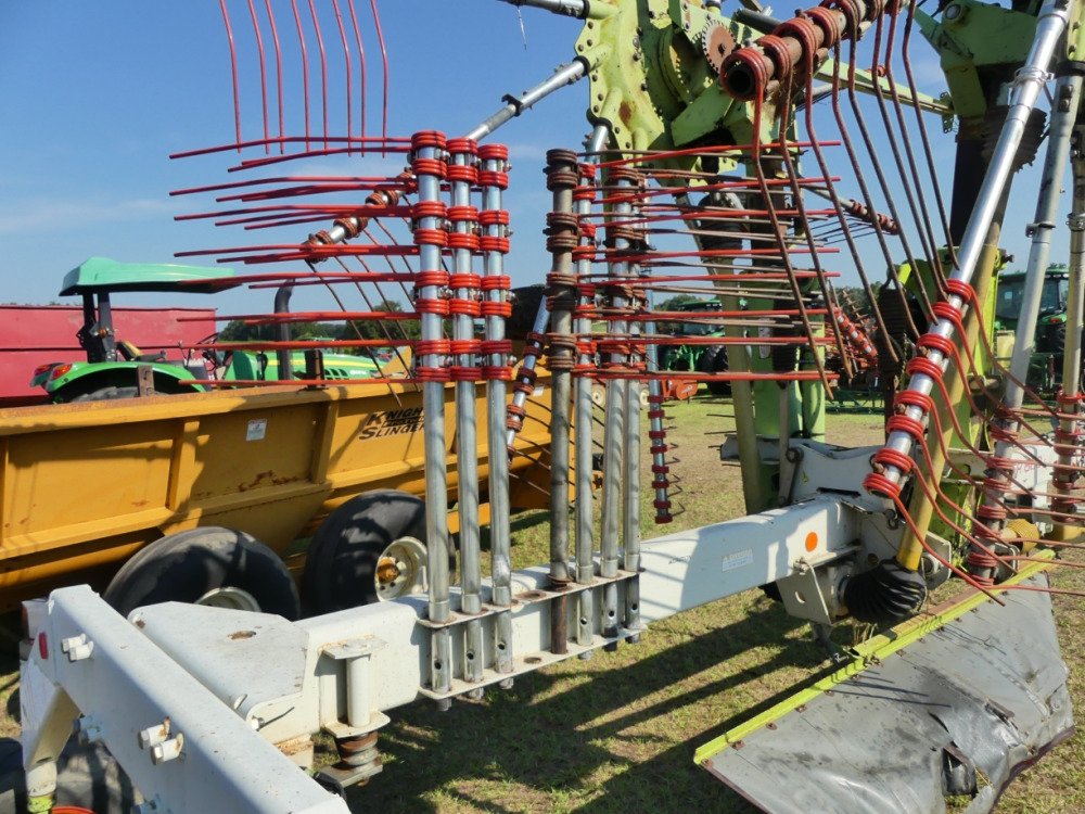 #581 - Claas Liner 880 Profil Hay Rake | DeMott Auction