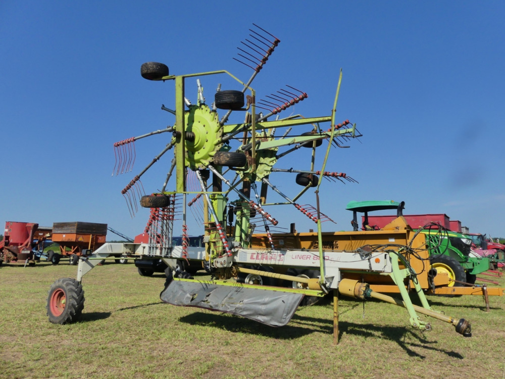 #581 - Claas Liner 880 Profil Hay Rake | DeMott Auction