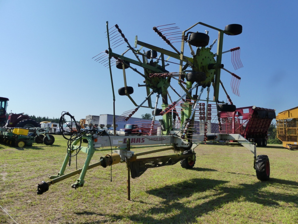 #581 - Claas Liner 880 Profil Hay Rake | DeMott Auction