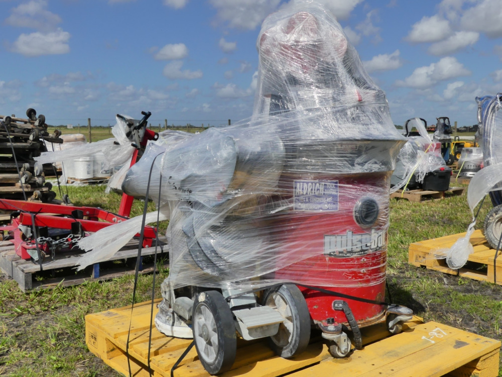 Husqvarna G286 Concrete Grinder & Industrial Concrete Vacuum System