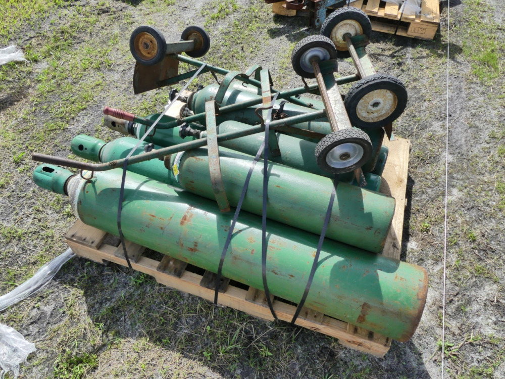 Oxygen Tanks & Torch Carts DeMott Auction