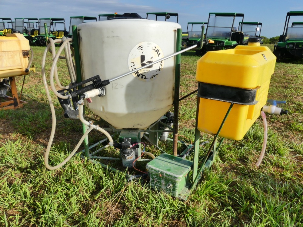 #57 - Chemical Containers 35 Gal Spray Rig | DeMott Auction