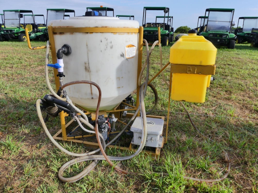 #65 - Chemical Containers 35 Gal Spray Rig | DeMott Auction