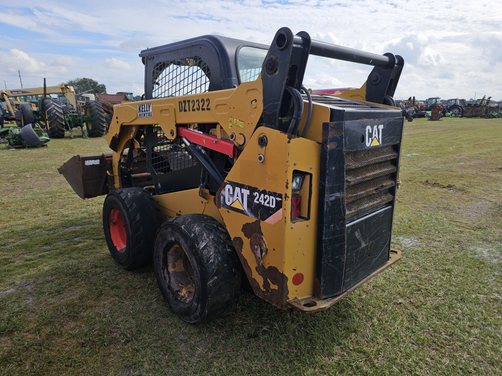 #901 - CATERPILLAR 242D SKID STEER | DeMott Auction