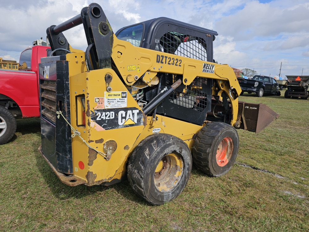 #901 - CATERPILLAR 242D SKID STEER | DeMott Auction