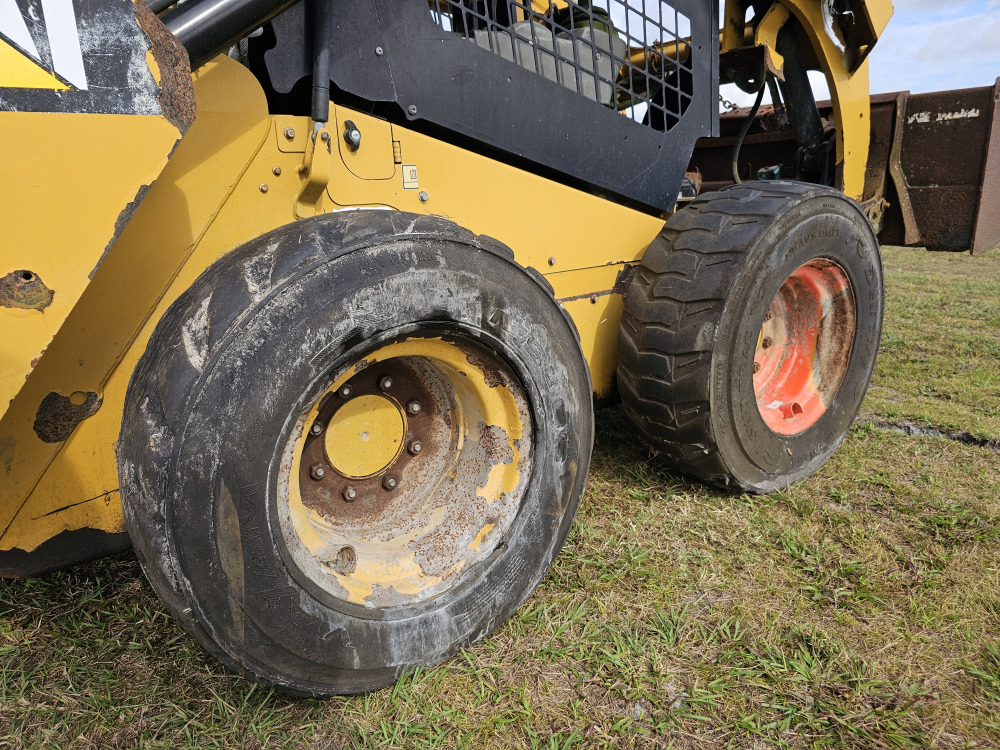 #901 - CATERPILLAR 242D SKID STEER | DeMott Auction