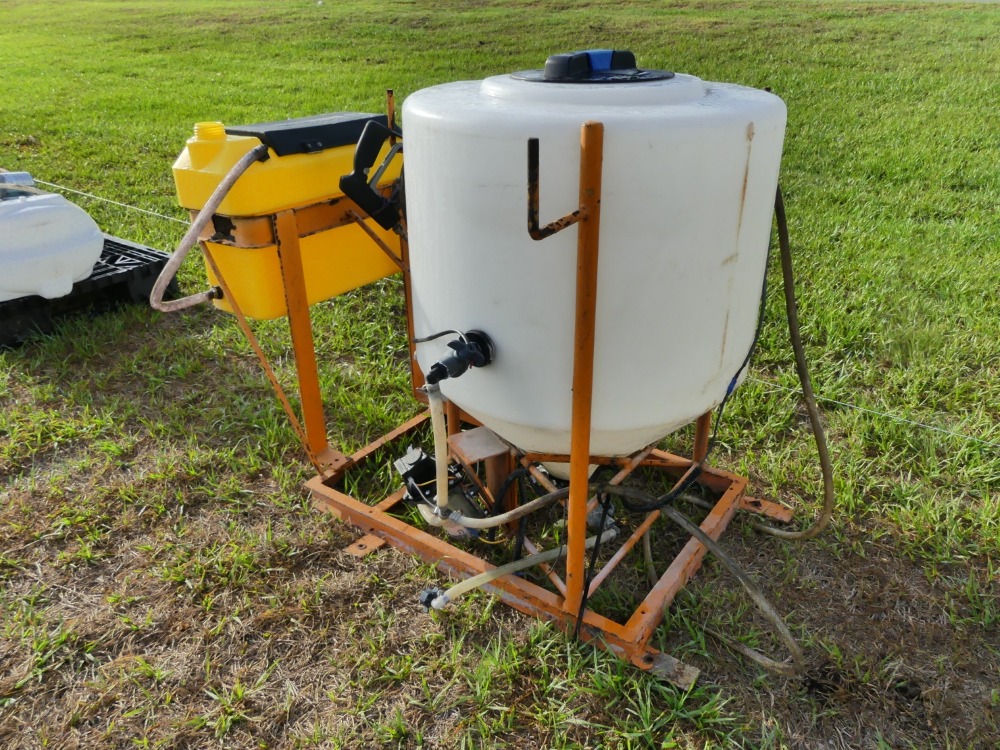 #61 - Chemical Containers 35 Gal Spray Rig | DeMott Auction