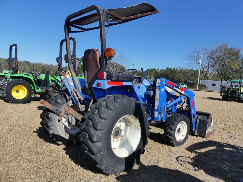 231 NEW HOLLAND T1520 DeMott Auction