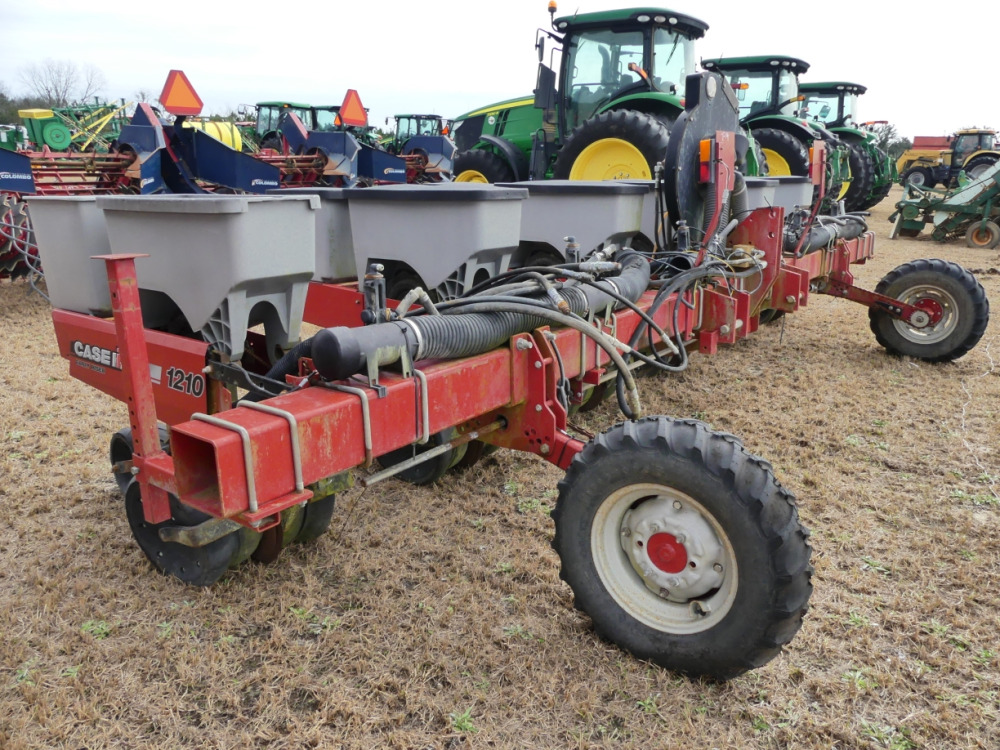 #596 - CASE IH 1210 EARLY RISER | DeMott Auction