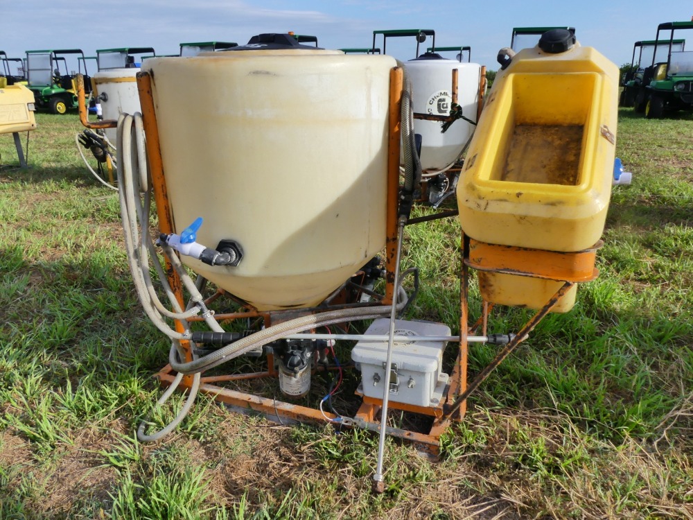 #59 - Chemical Containers 35 Gal Spray Rig | DeMott Auction