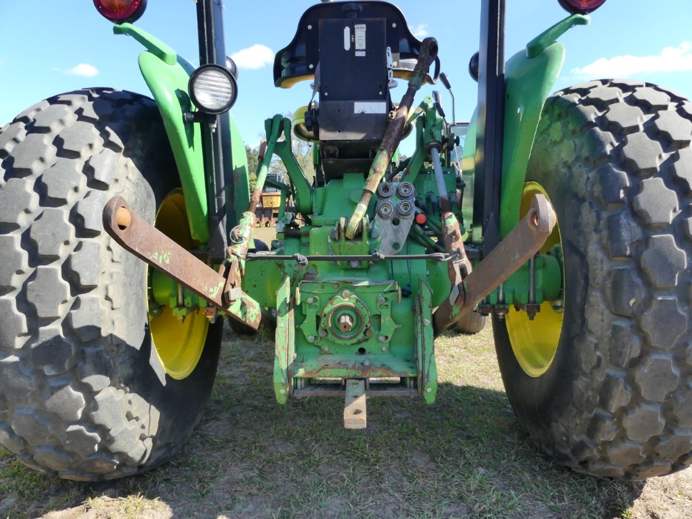 #1226 - John Deere 2155 | DeMott Auction
