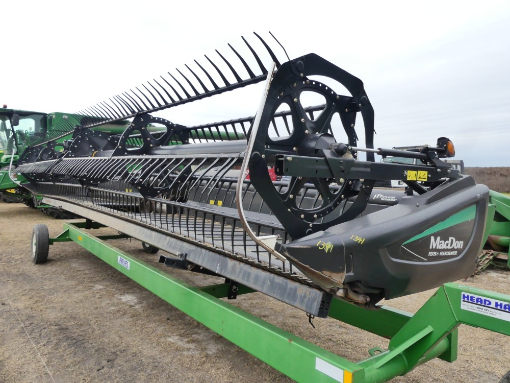 #1341 - MacDon FD75-5 FlexDraper Grain Head | DeMott Auction