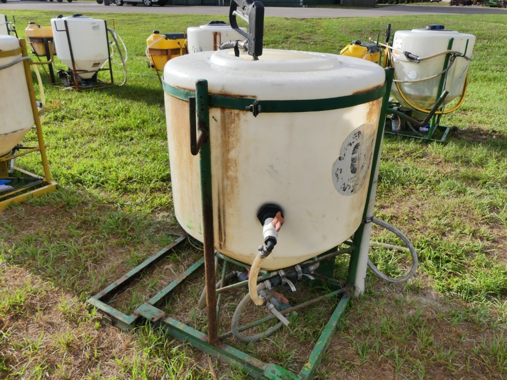 #79 - Chemical Containers 35 Gal Spray Rig | DeMott Auction