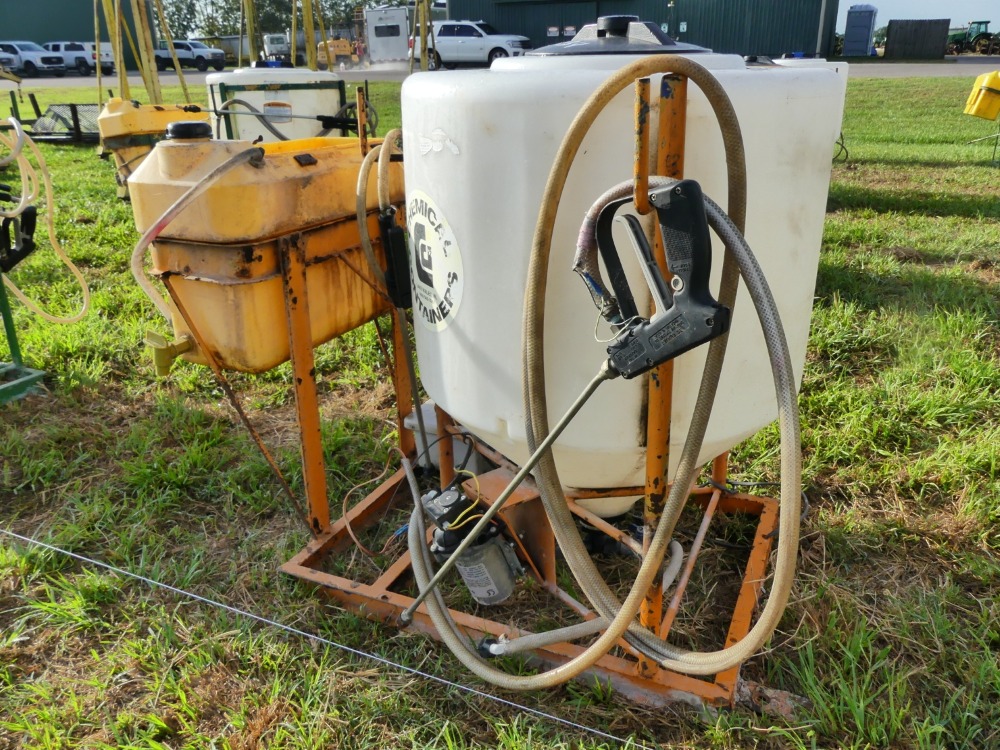 #58 - Chemical Containers 35 Gal Spray Rig | DeMott Auction