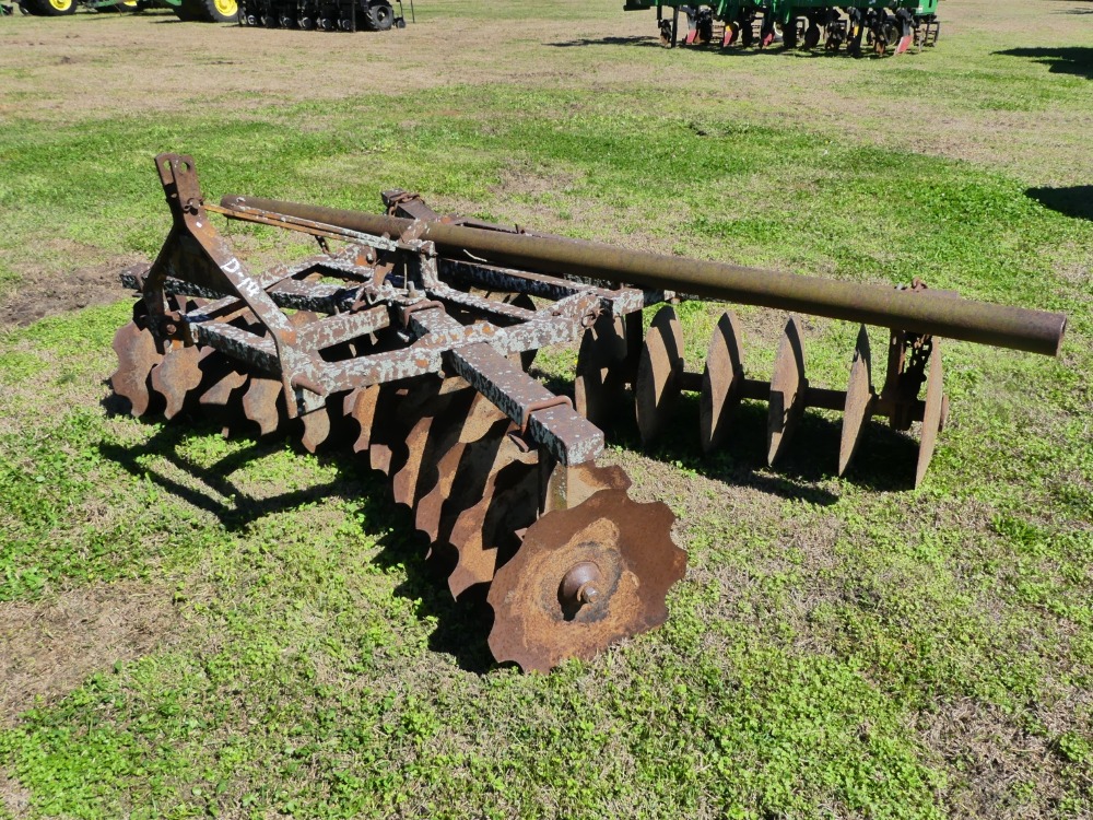 #329 - Taylor Way 3pt 8' Disc Harrow | DeMott Auction