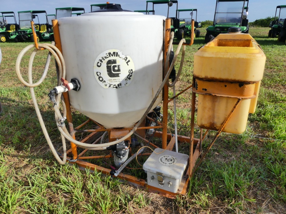 #58 - Chemical Containers 35 Gal Spray Rig | DeMott Auction