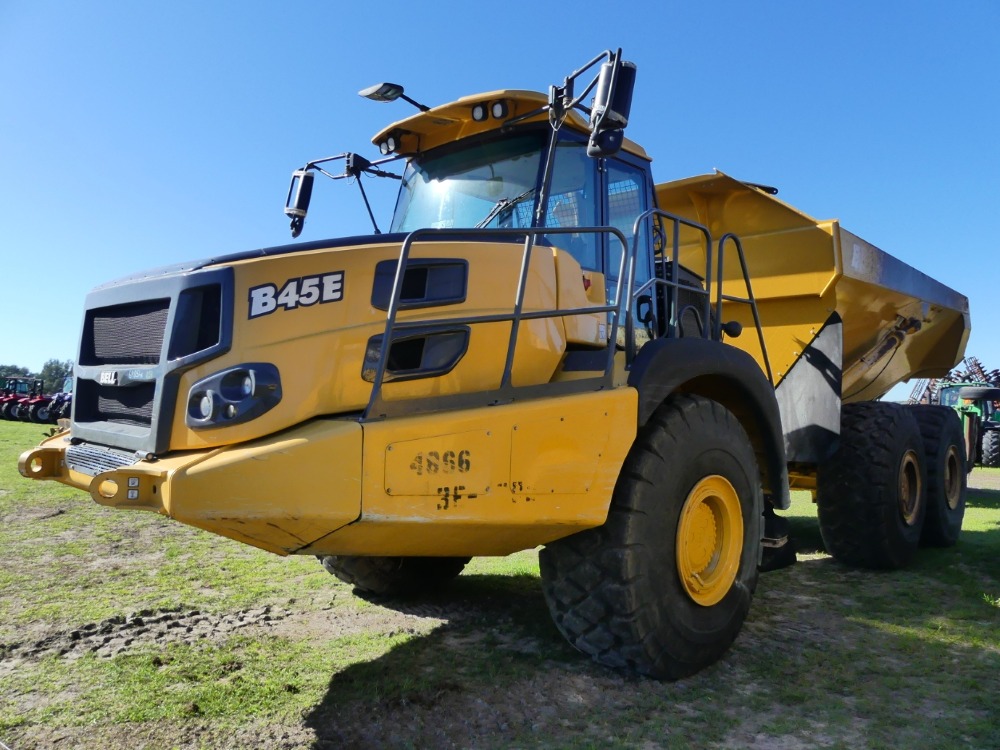 #1154 - Bell B45E | DeMott Auction
