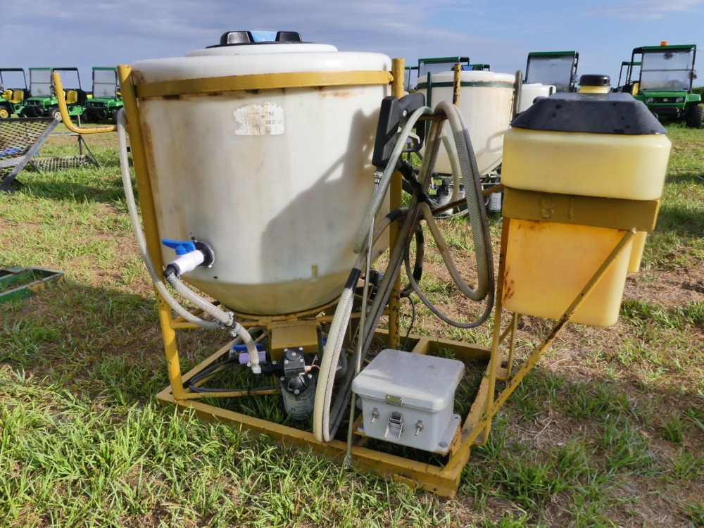 #76 - Chemical Containers 35 Gal Spray Rig | DeMott Auction