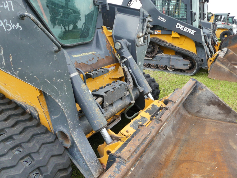 #1032 - 2023 Deere 331G | DeMott Auction