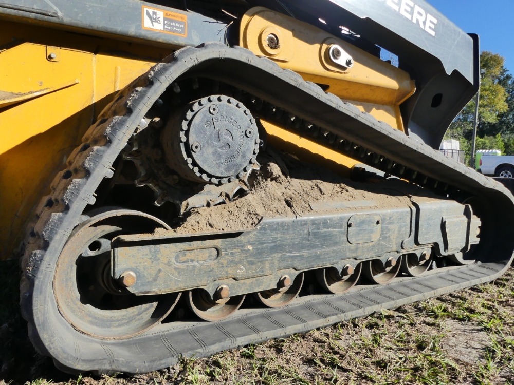 #1059 - 2024 Deere 333P | DeMott Auction