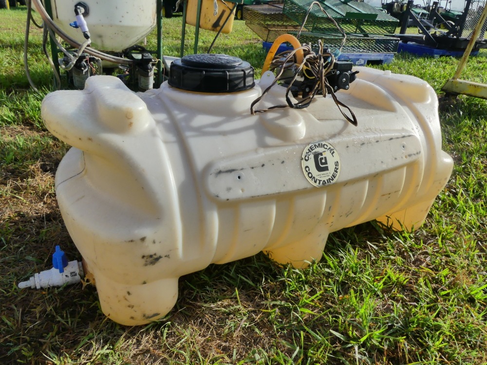 #55 - Chemical Containers 25 Gal Spray Rig | DeMott Auction