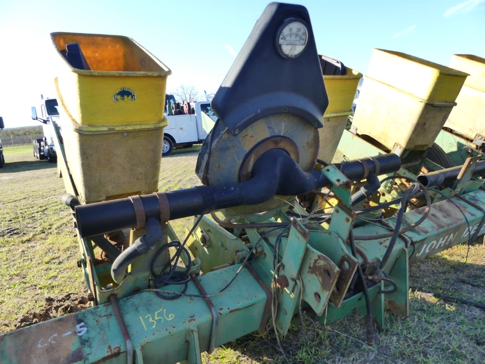 #1356 - John Deere 7300 | DeMott Auction